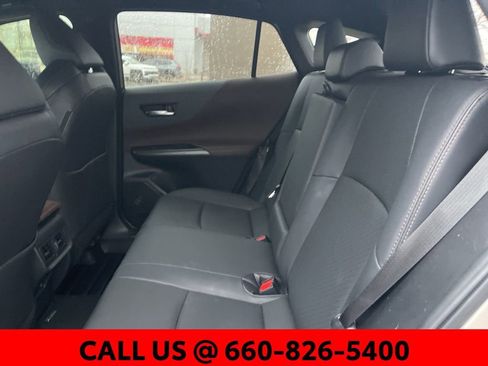 Used 2022 Toyota Venza Limited image 5
