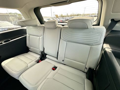 New 2025 Ford Expedition Platinum w/ Platinum Ultimate Package image 4