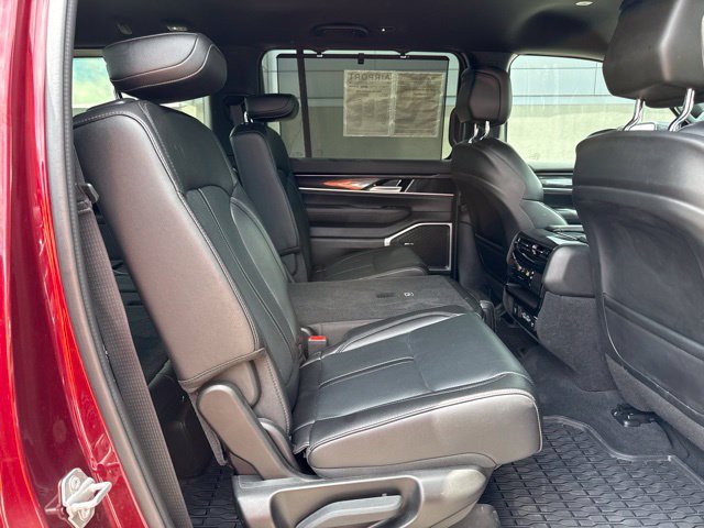 Used 2024 Jeep Wagoneer 4WD w/ Convenience Group I image 11