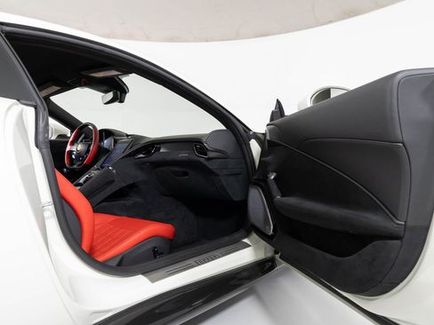 Used 2022 Ferrari Roma image 31