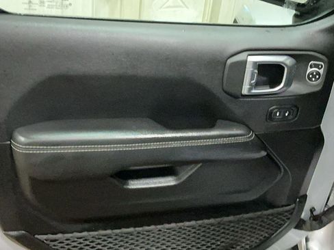 Used 2022 Jeep Wrangler Unlimited Sahara w/ Cold Weather Group image 12