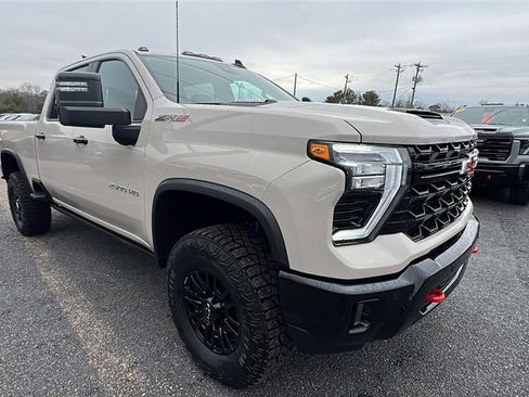 New 2026 Chevrolet Silverado 2500 ZR2 image 3