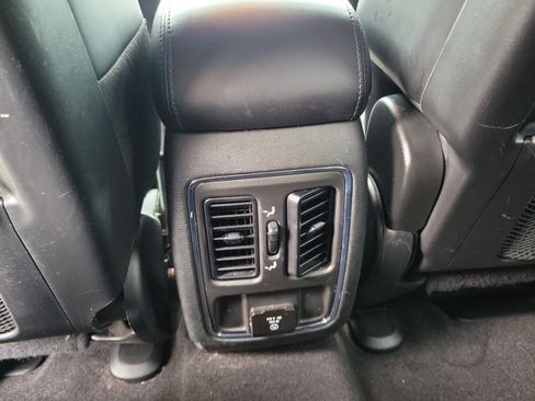 Used 2021 Jeep Grand Cherokee Laredo X RWD image 9