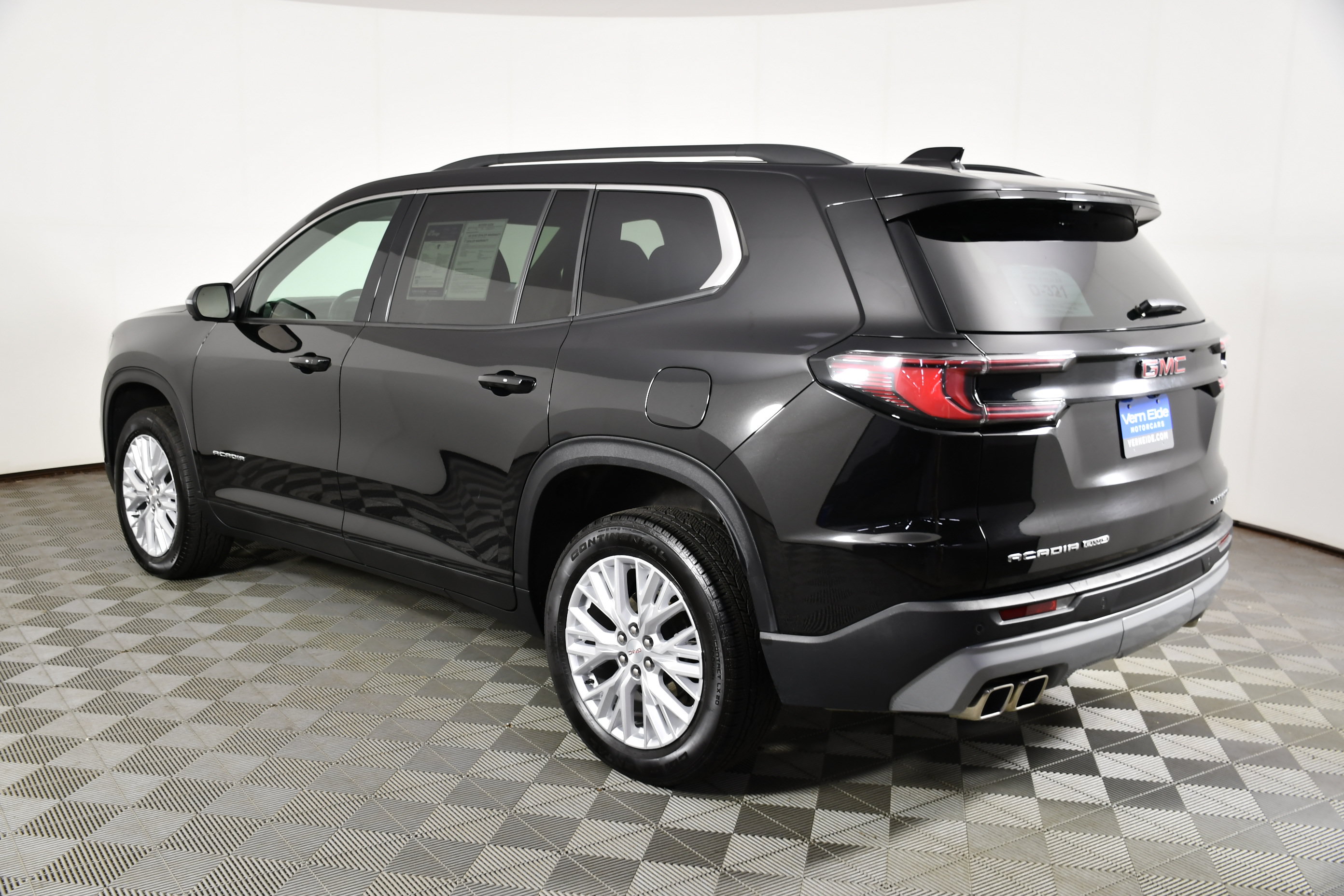 Used 2026 GMC Acadia Elevation w/ Elevation Premium Package AWD/4WD image 8
