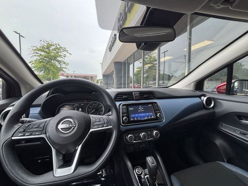 Used 2025 Nissan Versa SV FWD image 32