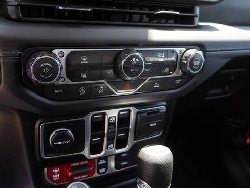 Used 2026 Jeep Wrangler Unlimited Rubicon AWD/4WD image 23