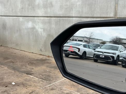 Used 2025 Hyundai Elantra SEL image 20