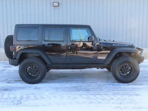 Used 2016 Jeep Wrangler Unlimited Rubicon w/ Dual Top Group image 2