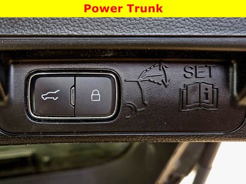 Used 2023 Ford Explorer 4WD w/ Class IV Trailer Tow Package image 26