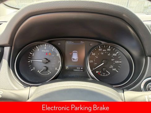 Used 2019 Nissan Rogue Sport SV w/ Technology Package FWD image 15