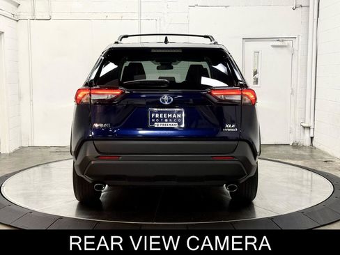 Used 2021 Toyota RAV4 XLE w/ Carpet Mat Package (TMS) AWD/4WD image 7