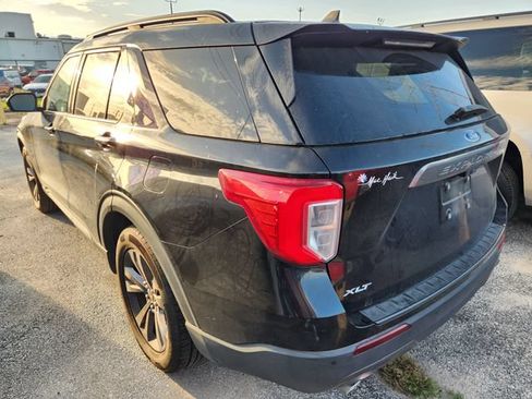 Used 2022 Ford Explorer XLT w/ Equipment Group 202A RWD image 4