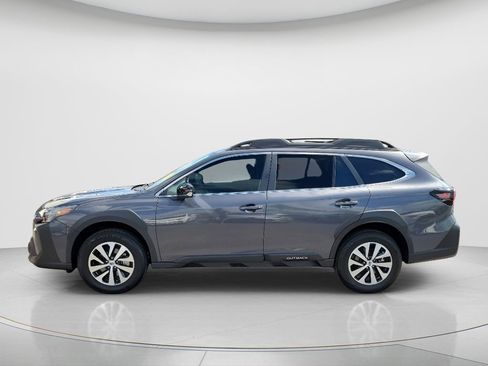 Used 2024 Subaru Outback Premium image 7
