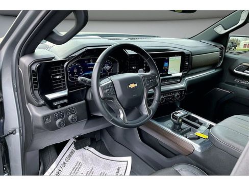 Used 2024 Chevrolet Silverado 1500 High Country w/ High Country Premium Package AWD/4WD image 15