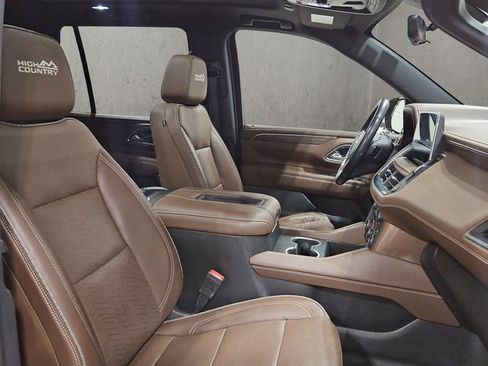 Used 2021 Chevrolet Tahoe High Country w/ Premium Package AWD/4WD image 19