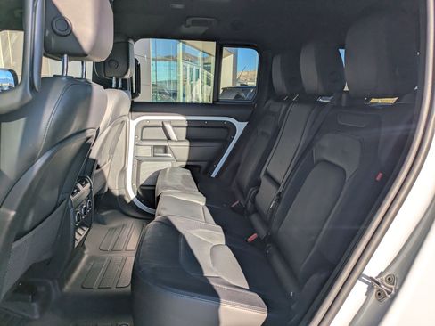 Used 2023 Land Rover Defender 130 X-Dynamic SE image 27