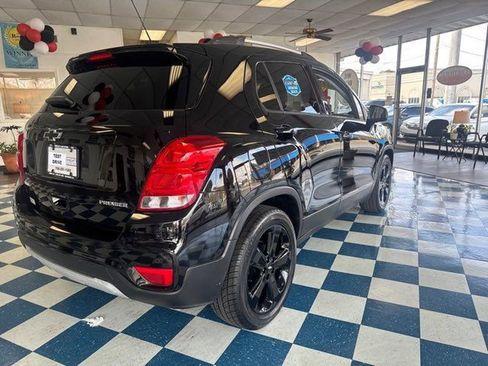 Used 2019 Chevrolet Trax Premier w/ Midnight Edition image 7