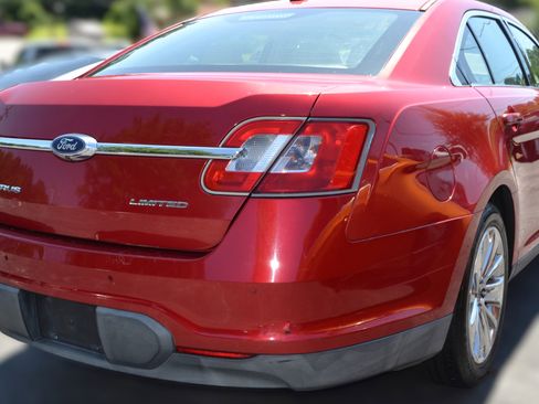 Used 2011 Ford Taurus Limited w/ 303A Rapid Spec Order Code image 11