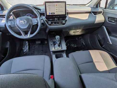 Used 2026 Toyota Corolla Cross LE w/ Moonroof Package FWD image 17