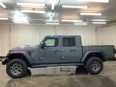 New 2026 Jeep Gladiator Mojave w/ Safety Group AWD/4WD image 9