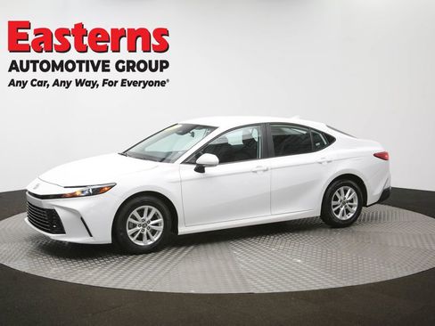 Used 2025 Toyota Camry LE FWD image 57