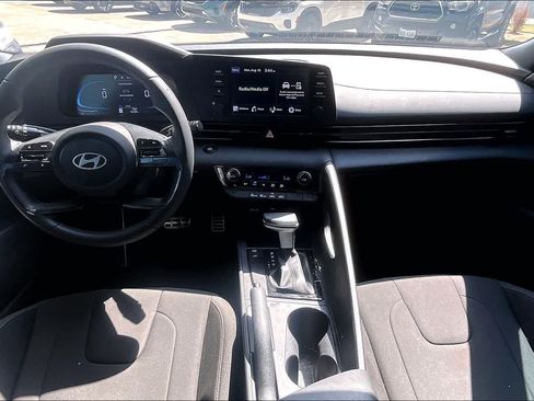 Used 2025 Hyundai Elantra Sport FWD image 8