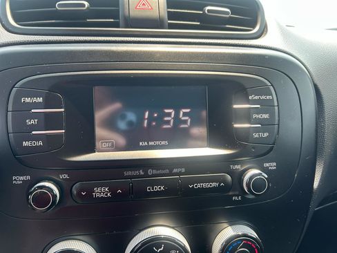 Used 2015 Kia Soul + FWD image 15