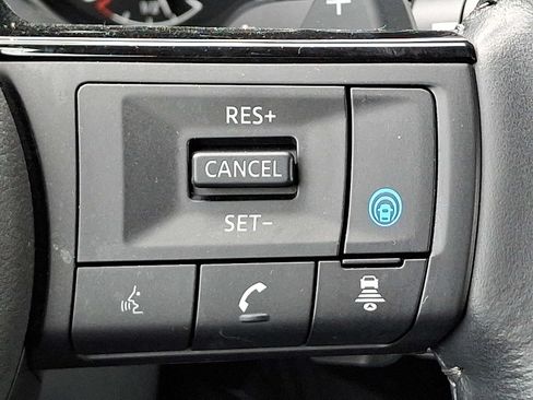 Used 2022 Nissan Pathfinder SL AWD/4WD image 22