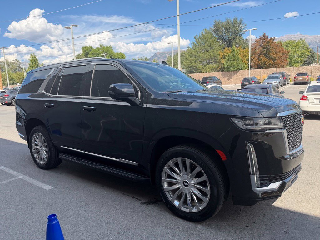 Used 2023 Cadillac Escalade Premium Luxury AWD/4WD image 7