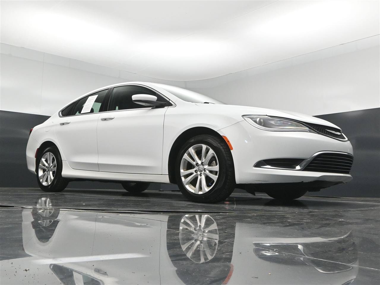 Used 2017 Chrysler 200 Limited Platinum w/ Comfort & Convenience Group FWD image 29