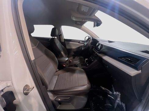 Used 2023 Volkswagen Taos SE FWD image 20