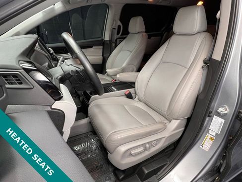 Used 2023 Honda Odyssey Touring image 3