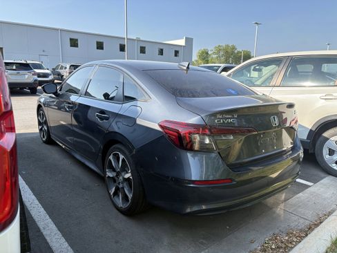Used 2025 Honda Civic Sport image 4
