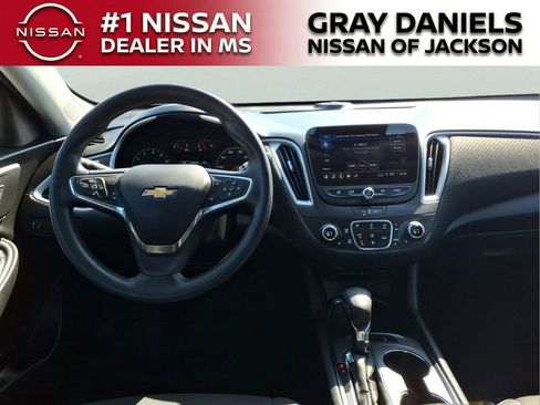 Used 2024 Chevrolet Malibu LT FWD image 8