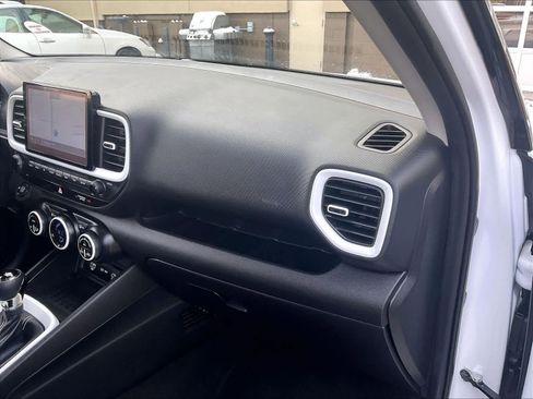 Certified 2023 Hyundai Venue Limited image 13