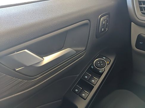 Used 2025 Ford Escape Platinum w/ Premium Technology Package image 25