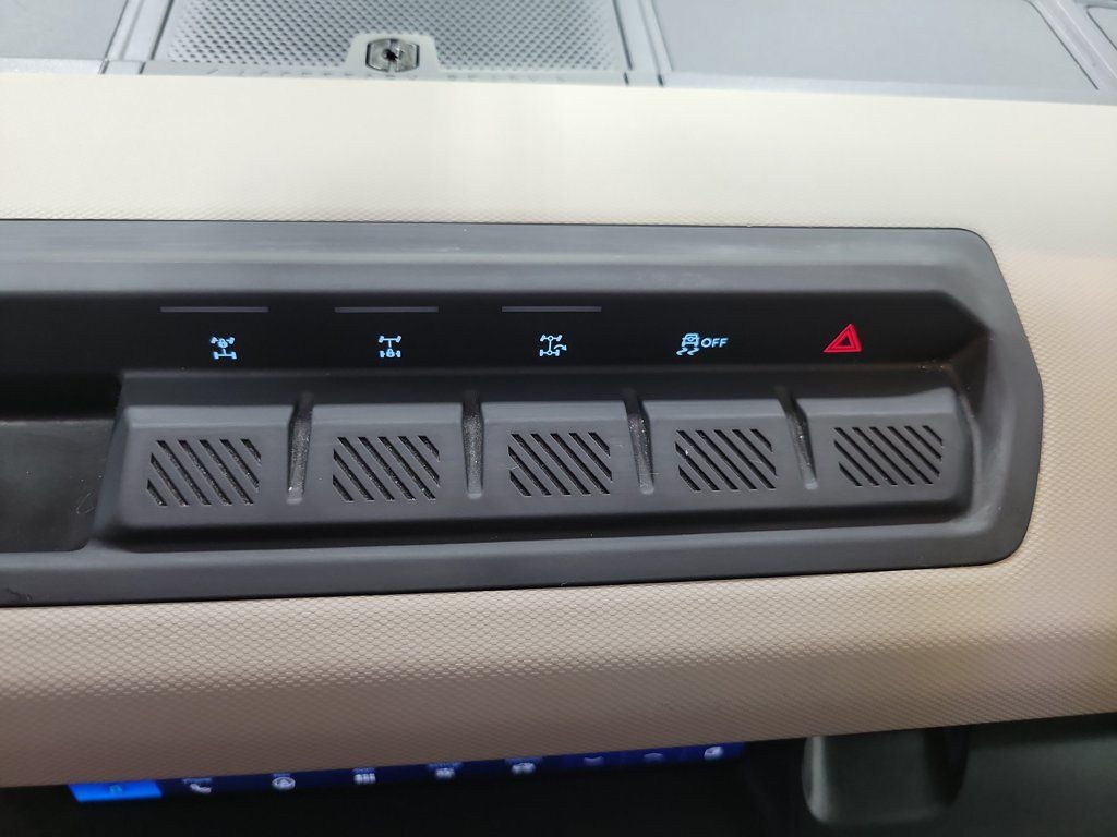 Used 2023 Ford Bronco Wildtrak AWD/4WD image 43