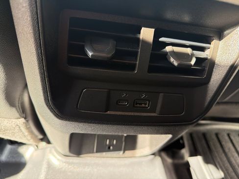 Used 2024 GMC Canyon AT4 w/ AT4 Premium Package image 32