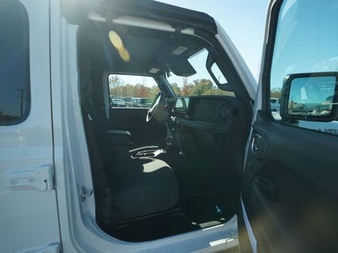 New 2026 Jeep Gladiator Rubicon image 16