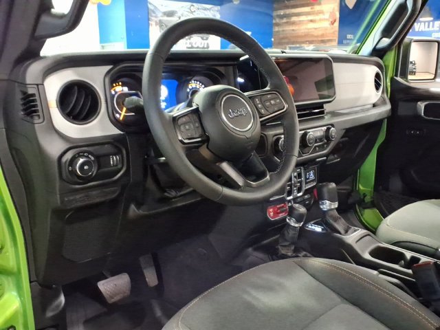 Used 2025 Jeep Wrangler Unlimited Sport AWD/4WD image 10