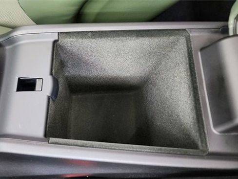 Used 2025 Porsche Macan 4S Electric image 51