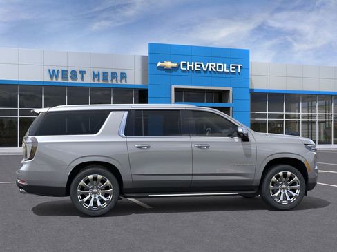 New 2026 Chevrolet Suburban Premier image 5