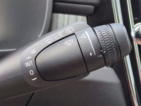 New 2026 Volvo XC40 B5 Ultra w/ Protection Package Premier image 26