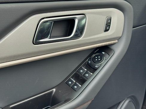 New 2026 Ford Explorer Active AWD/4WD image 11