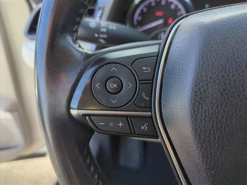 Certified 2019 Toyota Camry XLE FWD image 15