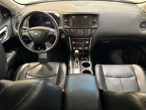 Used 2016 Nissan Pathfinder Platinum image 21
