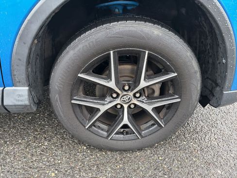 Used 2018 Toyota RAV4 SE w/ Power Extra Value Package image 25