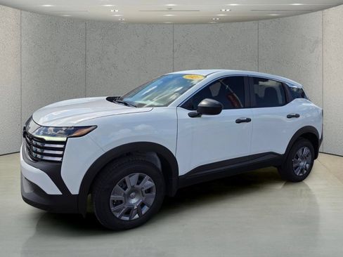 Used 2026 Nissan Kicks S FWD image 1
