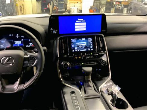 New 2026 Lexus LX 600 4WD w/ Luxury Package image 6