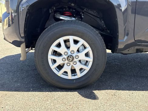 Used 2025 Toyota Tacoma SR5 AWD/4WD image 10